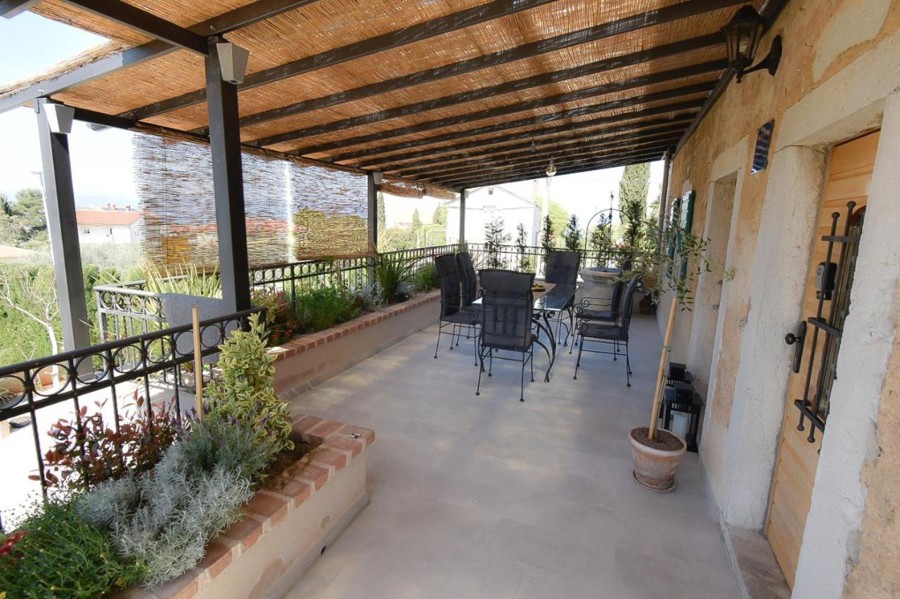 Villa Ca'Pietra, Rustic Stone House Malinska Exterior photo