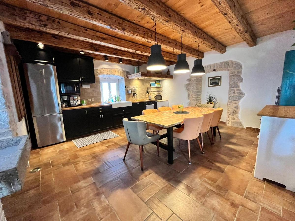 Villa Ca'Pietra, Rustic Stone House Malinska Exterior photo
