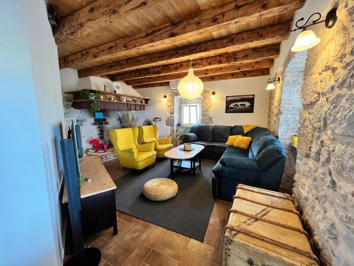 Villa Ca'Pietra, Rustic Stone House Malinska Exterior photo