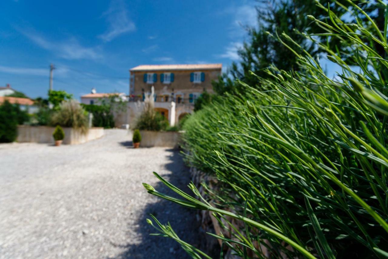 Villa Ca'Pietra, Rustic Stone House Malinska Exterior photo